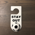 Dørskilt – STAY OUT